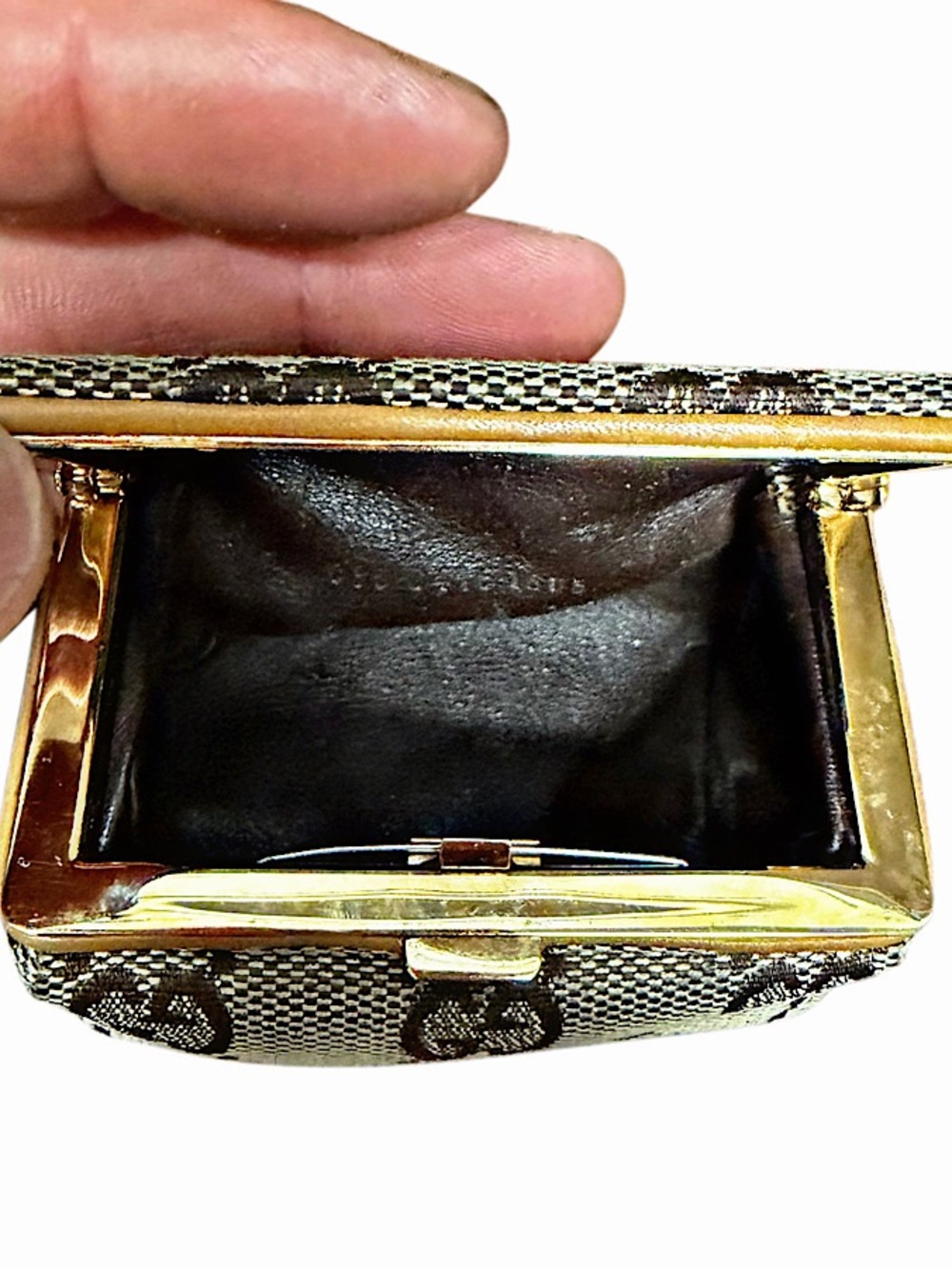 Authentic Gucci Monogram GG Pillbox - Picture 4 of 6